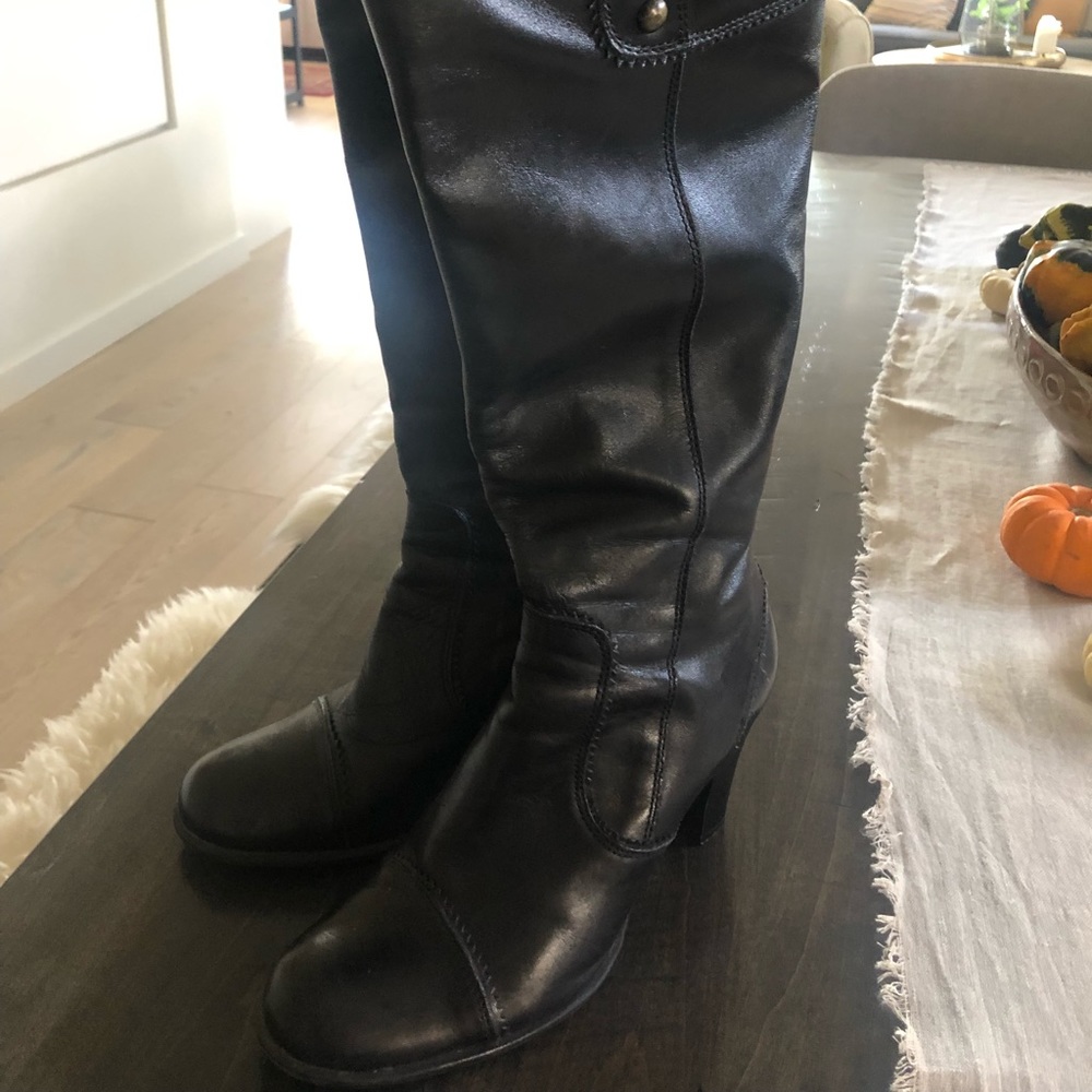 Brown’s Signature Line Genuine Leather Boots Size 39